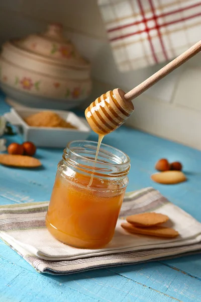 Madu organik dalam botol kaca — Stok Foto