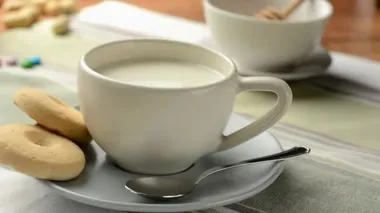 kurabiye ve süt kahvaltı - döndürme