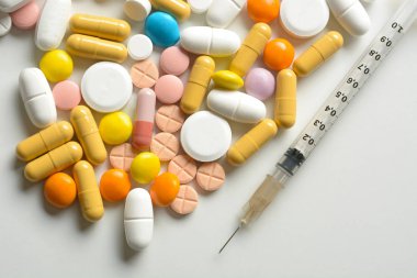 Beyaz tablo - closeup jenerik ilaç yığını