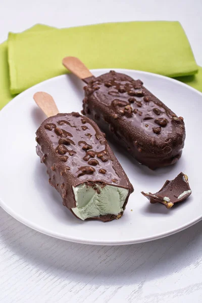 Chocolate Ice Cream Filled Pistachio Cream Closeup — Stock Photo, Image