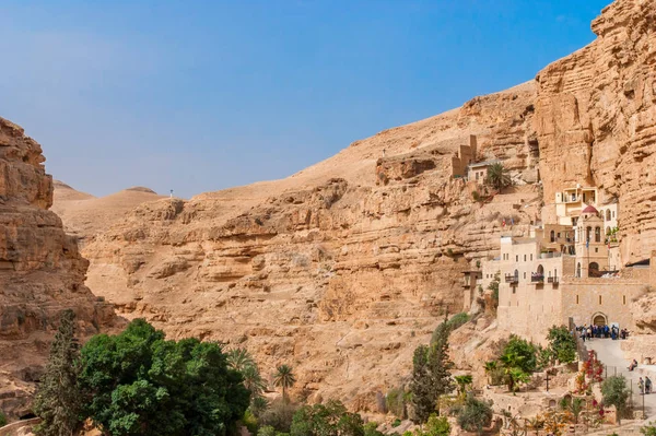 St. George prawosławny klasztor znajduje się w Wadi Qelt. — Zdjęcie stockowe