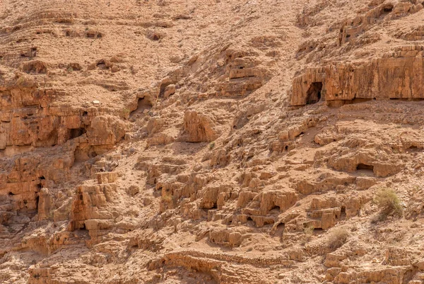 Wadi Qelt no deserto da Judeia em torno do Mosteiro Ortodoxo de São Jorge — Fotografia de Stock