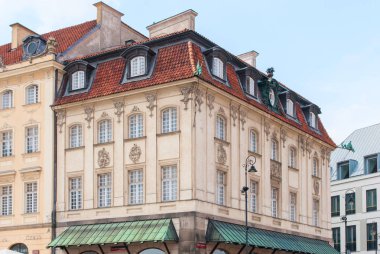 Varşova, Polonya 19 Ağustos 2017. TABA Zamkowy. Varşova'daki eski şehir evi.