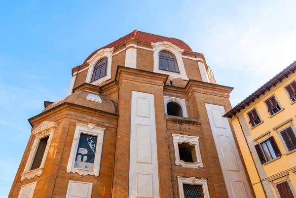 Dettaglio facciata della Cappella Medicea. Tombe della potente dinastia toscana. Firenze, Italia . — Foto Stock