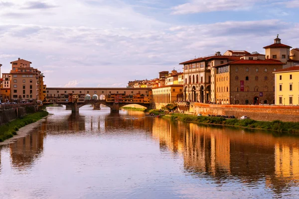 Bela vista da ponte Ponte Vecchio, Florença, Itália — Fotografia de Stock