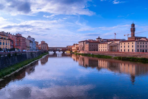 Bellissima vista sul Ponte Vecchio, Firenze, Italia — Foto Stock