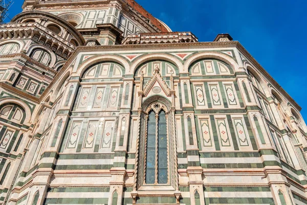 美丽的文艺复兴时期大教堂圣塔玛丽亚在佛罗伦萨的圣母百花. — 图库照片