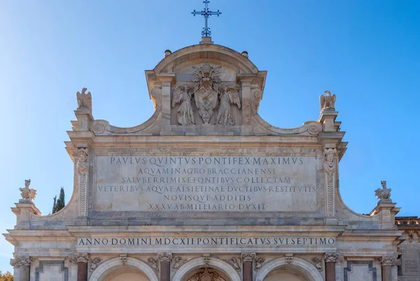 Fontana dell'Acqua Paola è una fontana monumentale situata sulla — Foto Stock