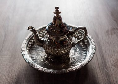 geleneksel Fas çay kapatır