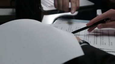 Ofiste iş toplantısı