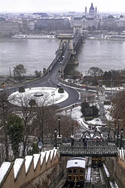 Budapest Castle Hill Funicular y Danubio — Foto de Stock