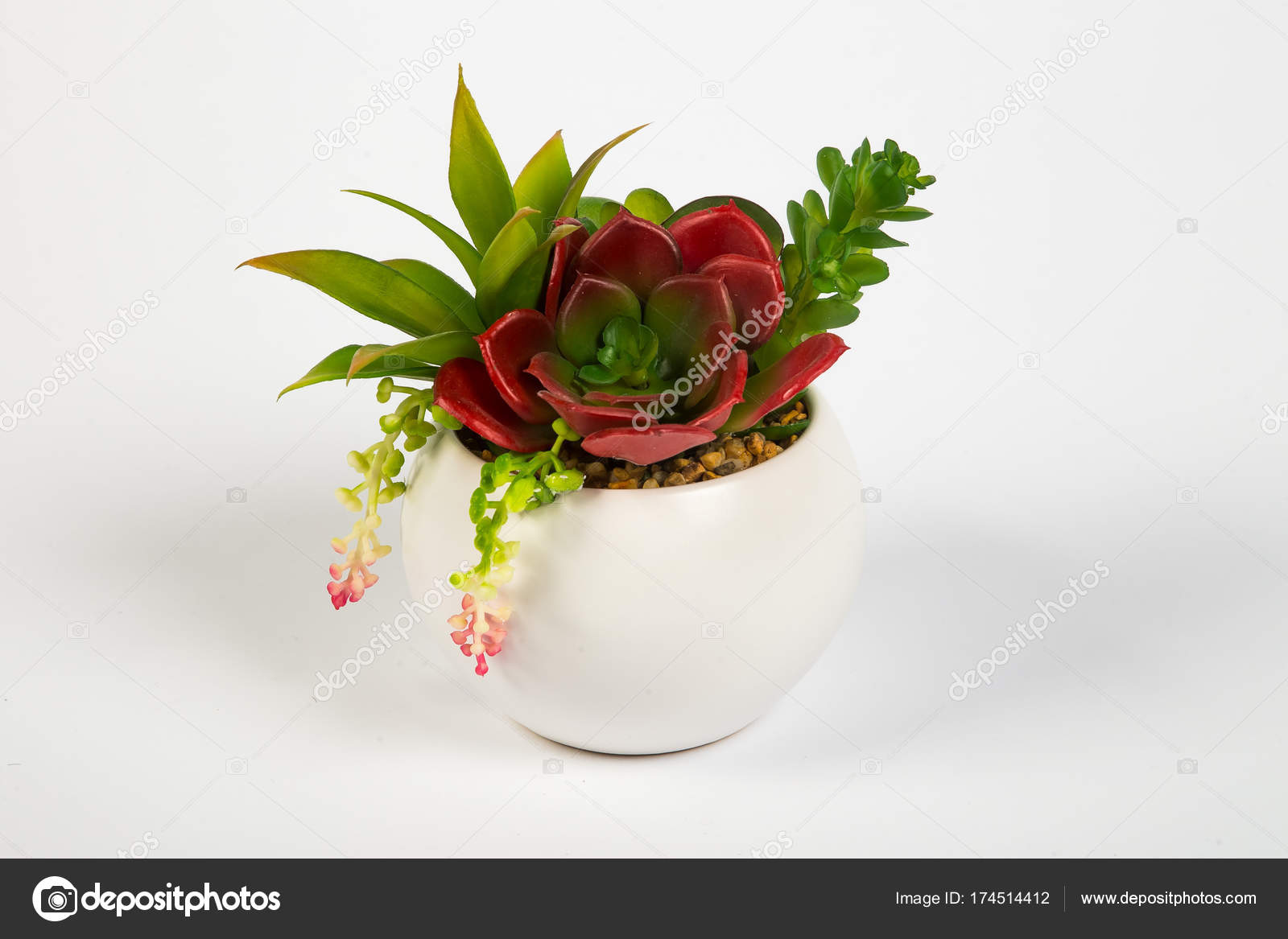 Petit Bouquet De Fleurs Artificielles Dans Un Vase Décoratif