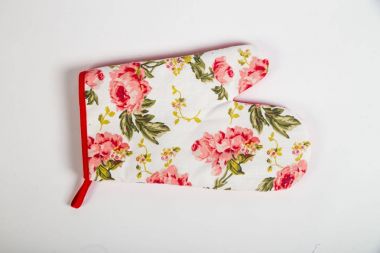 potholder beyaz çiçekler ve kırmızı kenarlıklı sıcak yemekler için