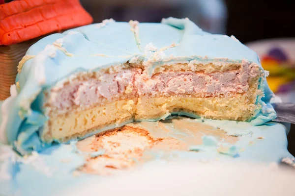 Piece Birthday Cake Blue Glaze Plate — Stock Photo, Image