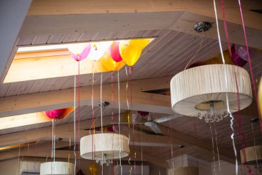Balonlar Restoran tavan altında