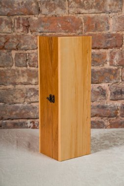 pahalı vintage şarap için ahşap kutu