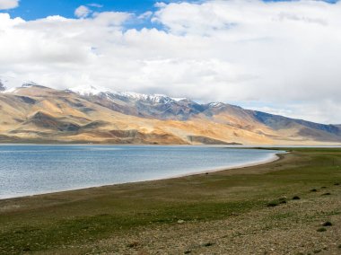 Teknik destek Moriri göl kenarında güzel dağ ile Karzok Köyü 