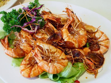 Tatlı soslu karides