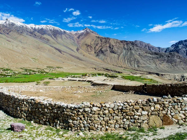Τοπίο με φόντο βουνό κατά μήκος της οδού Leh Ladakh, Ινδία — Φωτογραφία Αρχείου