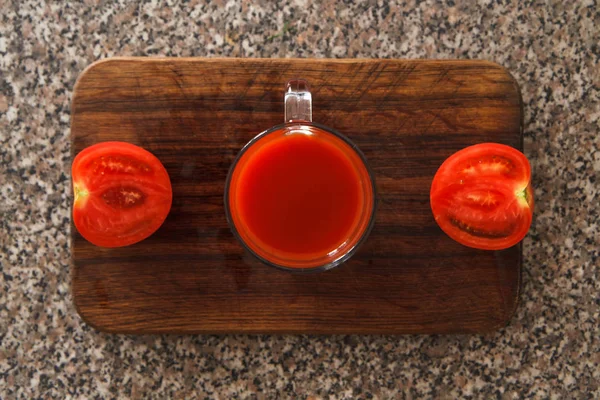 Ripe red tomato — Stock Photo, Image