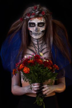 Korkunç Cadılar Bayramı makyaj ile güzel kız