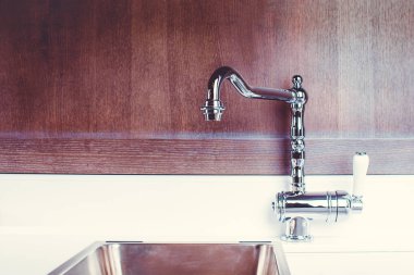Krom vintage mutfak karıştırıcı su musluğu ve kopyalama alanı