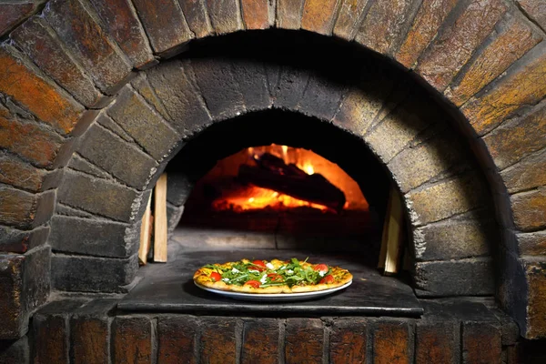 Pizza Sobanın Yanında Talyan Pizza Lokantası — Stok fotoğraf