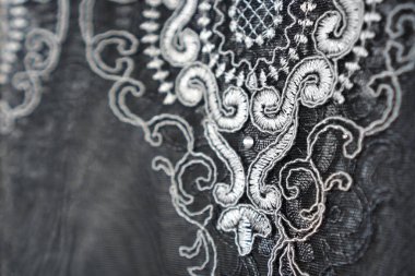 Karanlık pencere perdesi arkaplanı. Ev tekstili. 