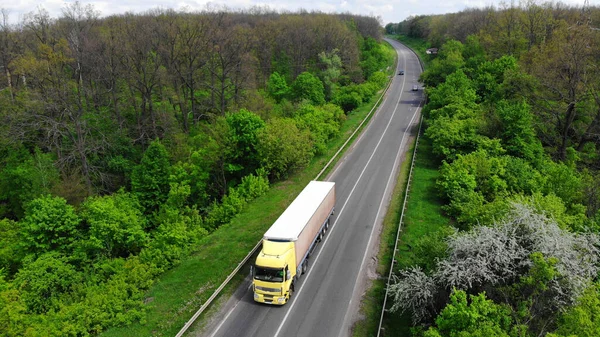 Camión Conduciendo Por Autopista Aéreo Logística Del Transporte —  Fotos de Stock