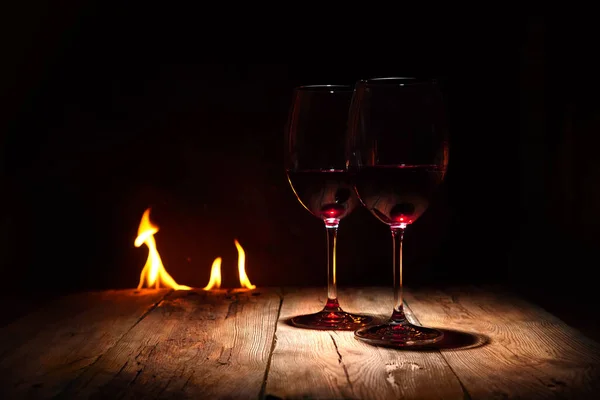 Fond Romantique Soirée Deux Verres Vin Avec Vin Rouge Devant — Photo