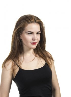 Sportif bir tarzda giyinmiş kız.