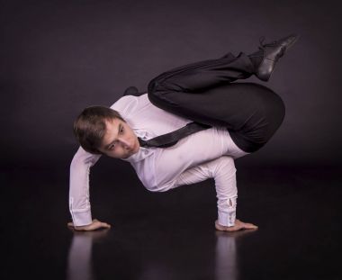 Olağanüstü Erkek jimnastikçi - yoga