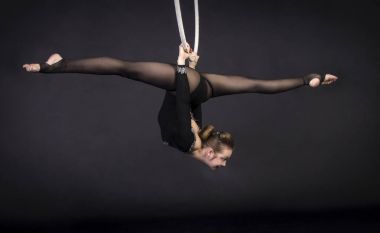 Hava acrobat içinde belgili tanımlık çalmak.