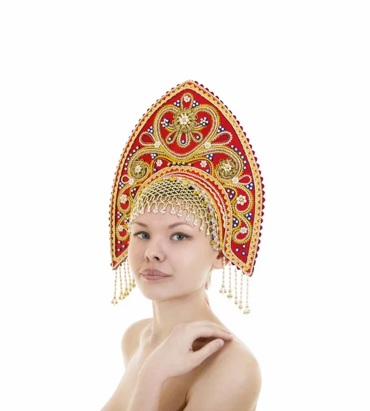 흰색 바탕에 kokoshnik (머리 장식)에 누드 웃는 여자의 초상화. — 스톡 사진
