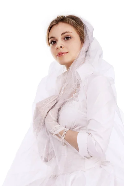 Retrato de una chica encantadora en un vestido blanco en estilo retro, la novia en un vestido retro . — Foto de Stock