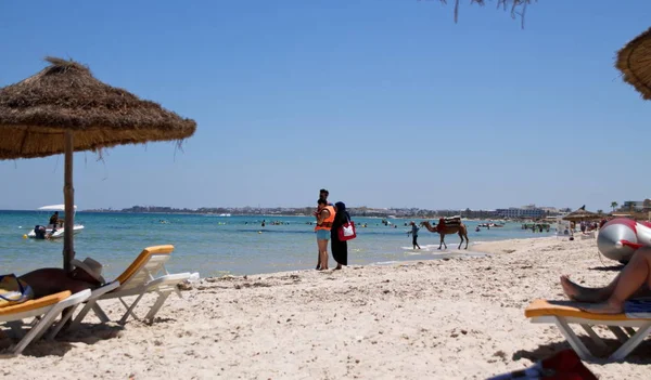 De kustlijn van de Middellandse Zee, Tunesië locals — Stockfoto