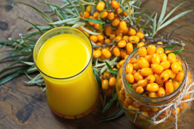 Deniz cehri ve deniz topalak meyve, taze sıkılmış meyve suyu