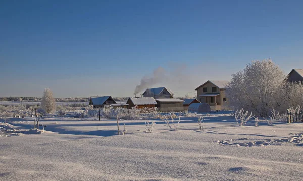 Деревянный Дом Постройками Зимы Морозный День — стоковое фото
