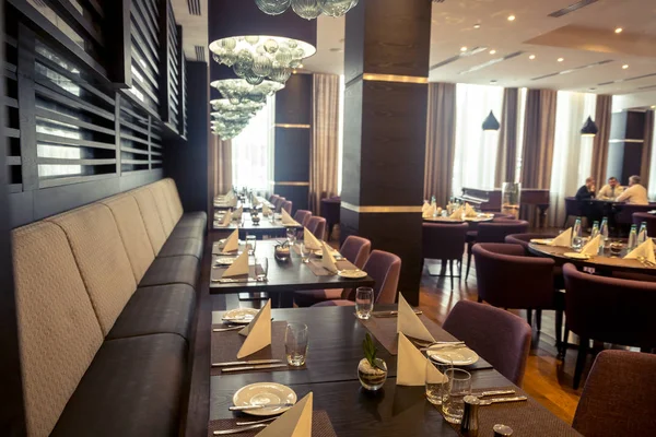 Restoranın içi. Ahşap dizayn.