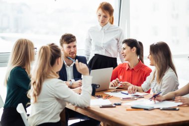 İş Adamları Toplantısı Çalışma Konsepti