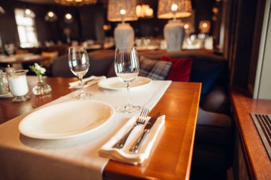 İç modern bir Restoran, gündüzleri klasik tasarım