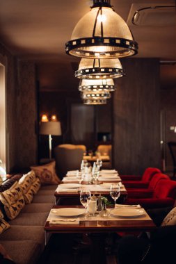 İç modern bir Restoran, gündüzleri klasik tasarım