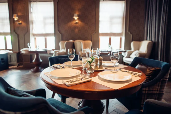 İç modern bir Restoran, gündüzleri klasik tasarım