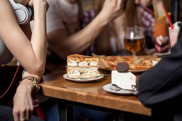 Emberek találkozó barátság összetartozás Coffee Shop koncepciót — Stock Fotó