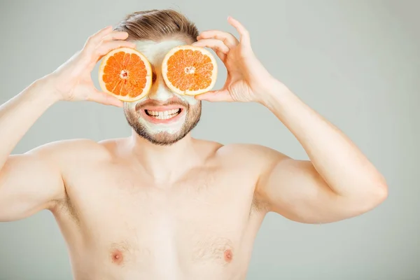 Mascarilla facial de frutas frescas y arcilla para hombre concepto — Foto de Stock