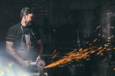 Elektrik değirmenleri metal çok keskin ile kıvılcım, sınırlı alanı ile