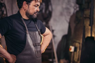 Demirci portre sakal atölye ile