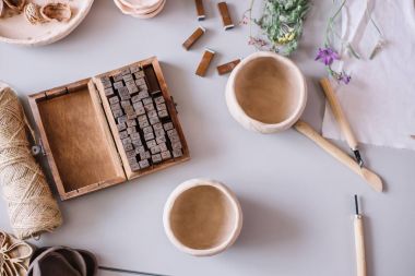 Fransız işyerinde. Resim için boşluklar. yaratıcı atölye