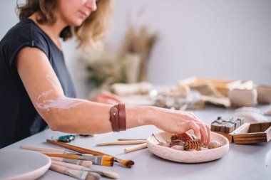 Atölye ustası seramikler, kil pot dekorasyon