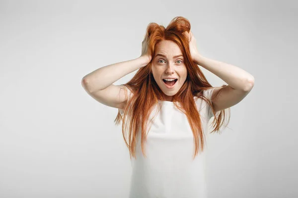 Expresiones y emociones del rostro humano — Foto de Stock